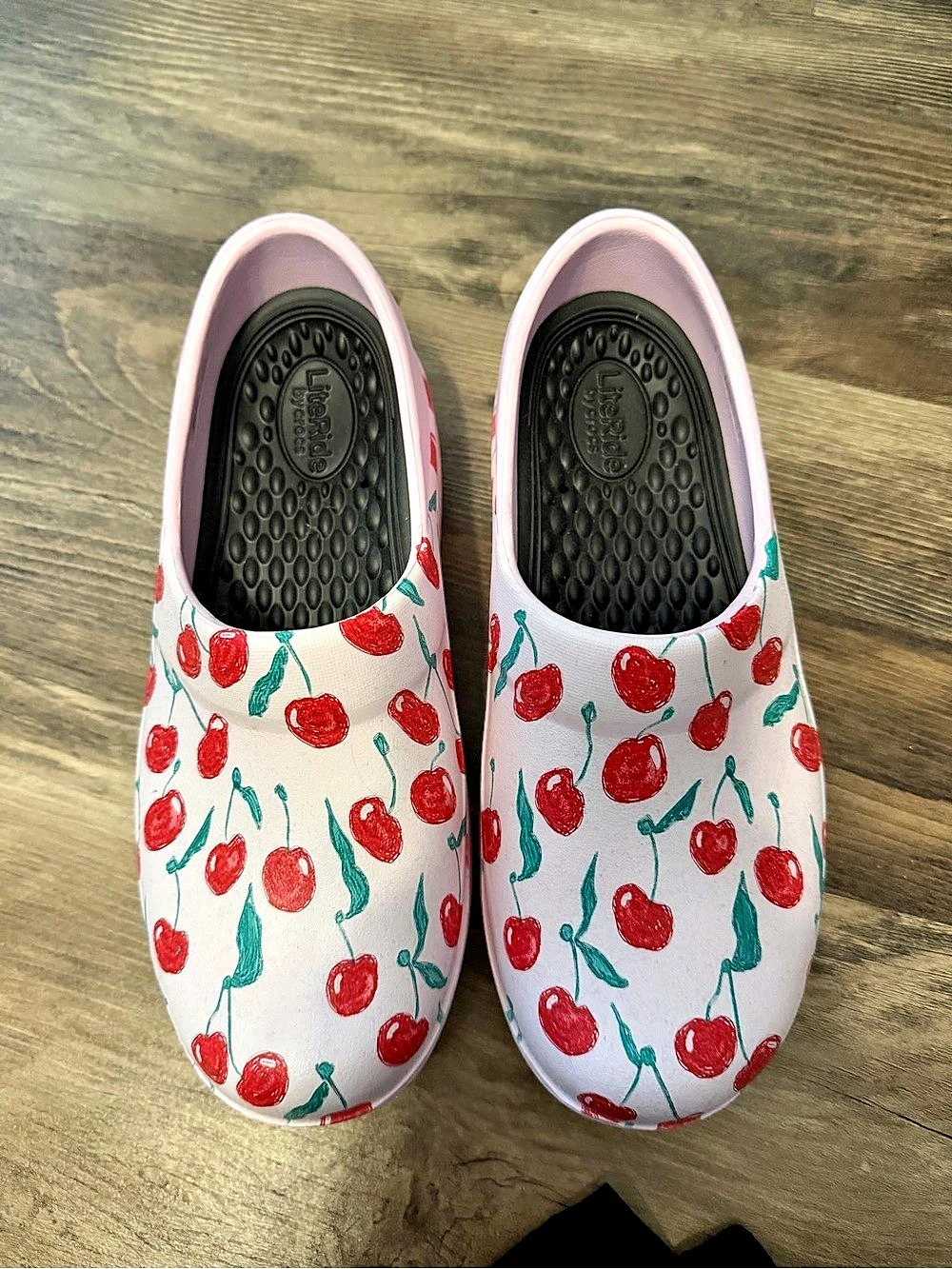 Crocs Neria Pro II LiteRide Graphic Work Clog Pink & White